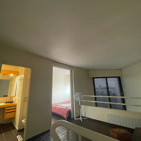 Habitación en casa particular Etage D'un Duplex Au 17eme Arr De , Vue Sur Le Defense, A 10min Des Champs Elysee