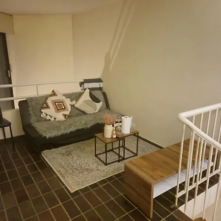 Etage D'un Duplex Au 17eme Arr De , Vue Sur Le Defense, A 10min Des Champs Elysee * Parigi